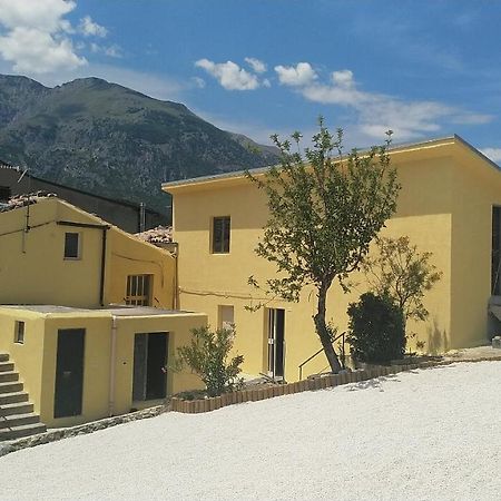 Lake Retreat - Maiella Apartment - Beautiful Lake And Mountain Views Casoli  Buitenkant foto
