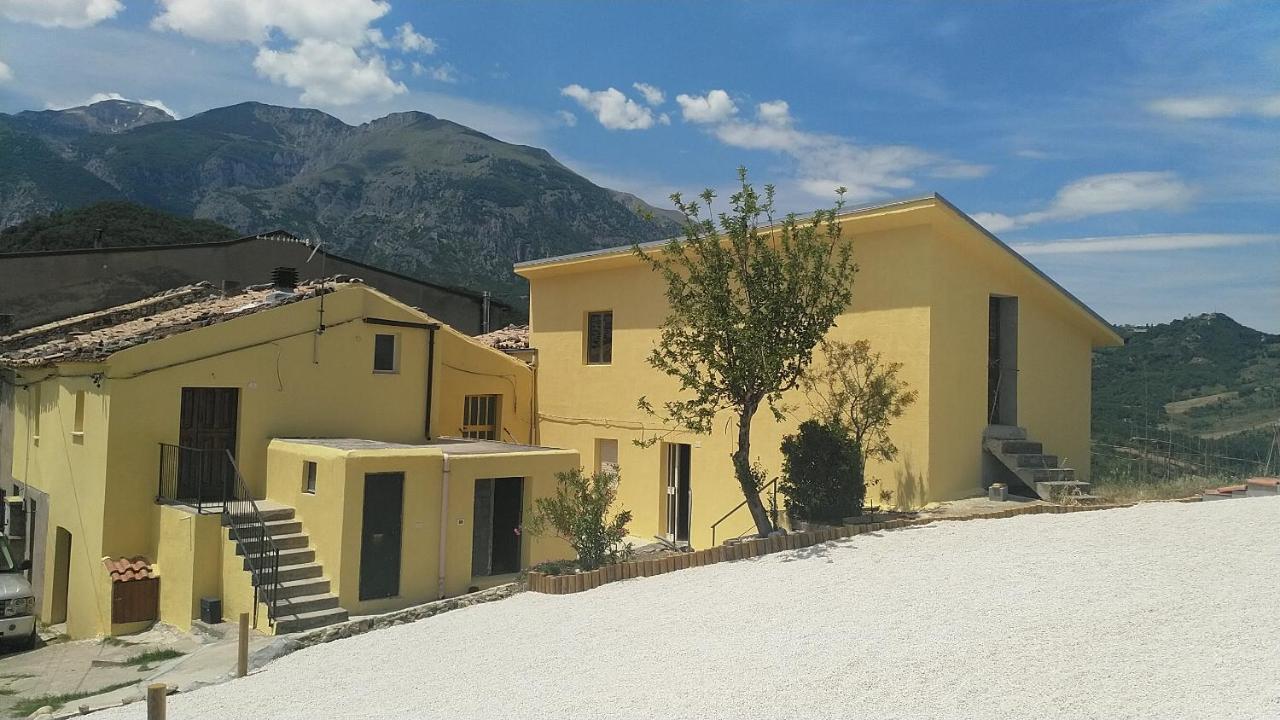Lake Retreat - Maiella Apartment - Beautiful Lake And Mountain Views Casoli  Buitenkant foto