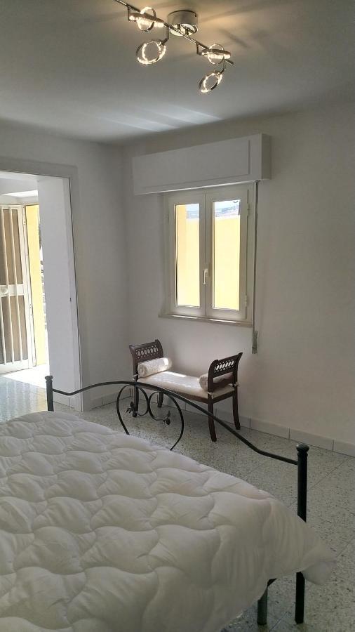 Lake Retreat - Maiella Apartment - Beautiful Lake And Mountain Views Casoli  Buitenkant foto